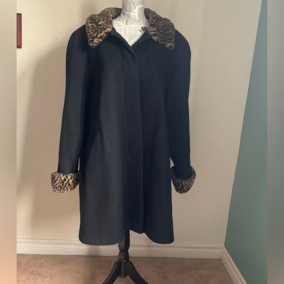 Vintage Lined Wool Coat with Faux Animal Fur Trim. - Picture 1 of 10